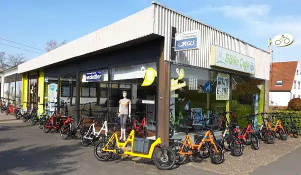 Das E-Bike Cafe ist ein Fahrradladen und erzeugt Fahrradfahren mit Genuss