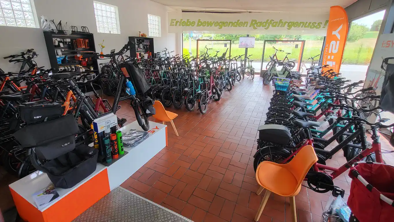 i:SY Flagship-Store by E-Bike Cafe Verkaufsraum