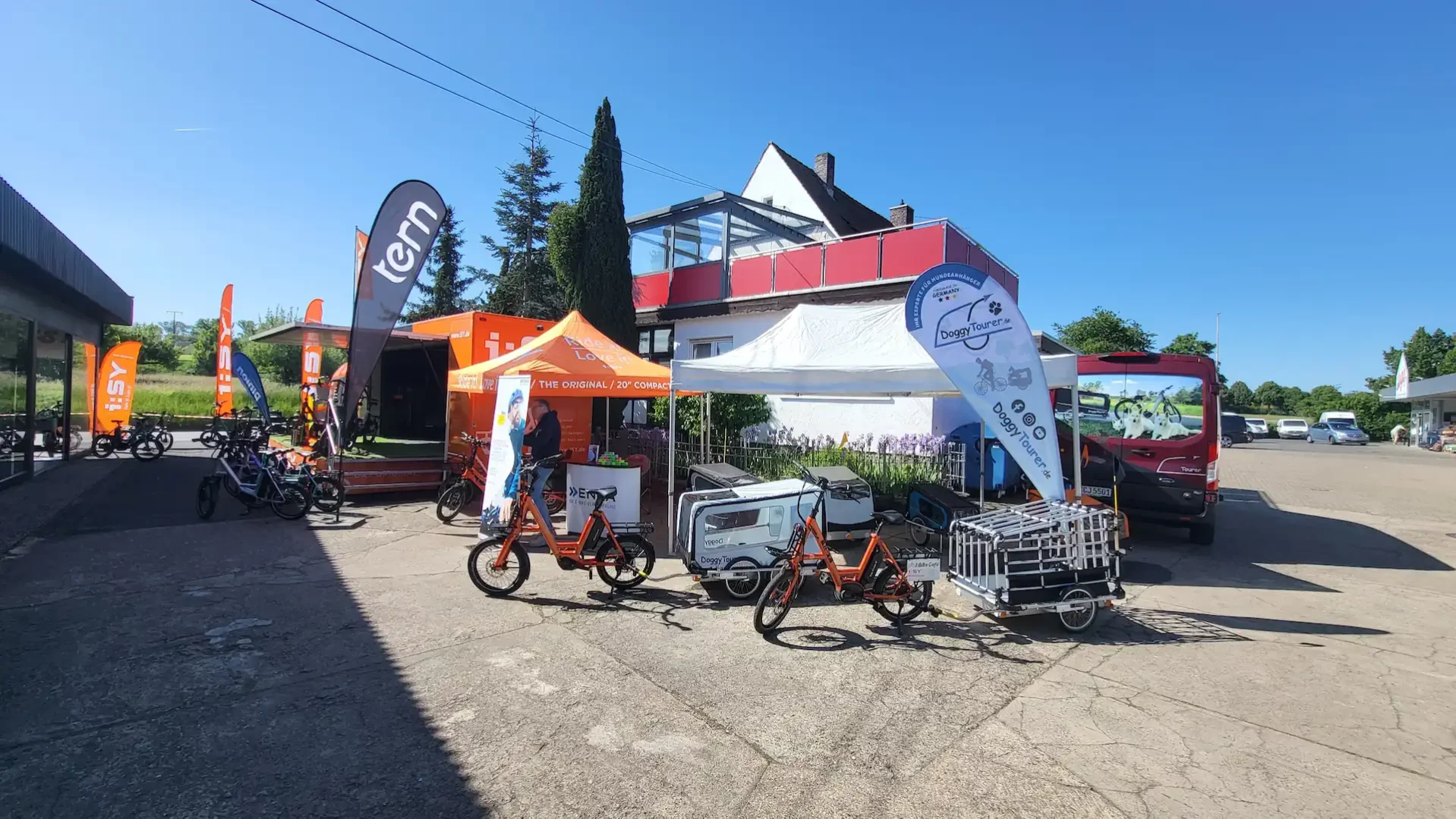 iSY Showtruck beim E-Bike Cafe Hof