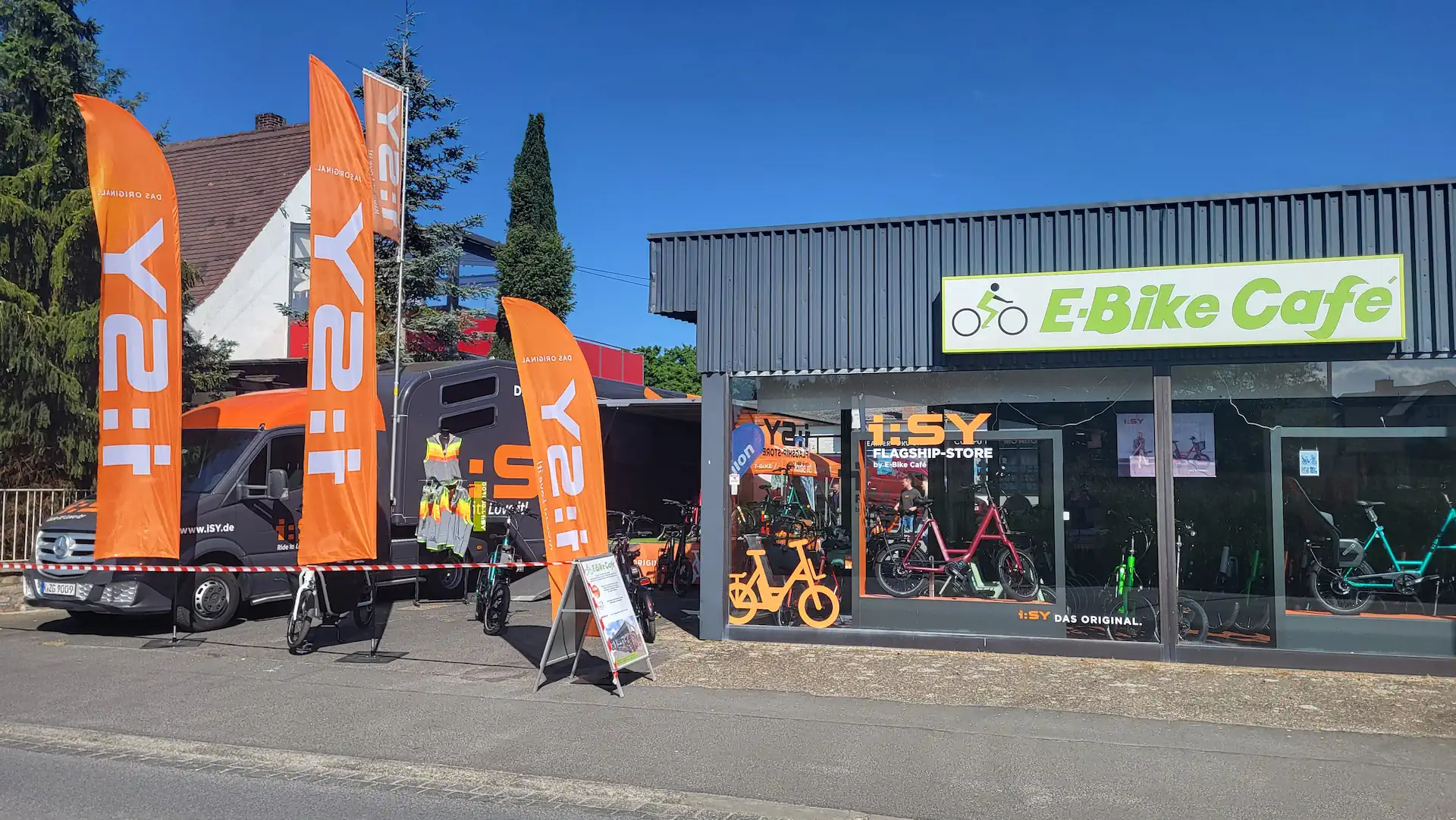iSY Showtruck beim E-Bike Cafe
