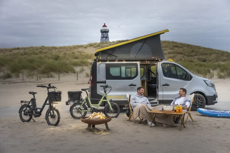 iSY SkyFly E5 ZR F CX am Wohnmobil Camper