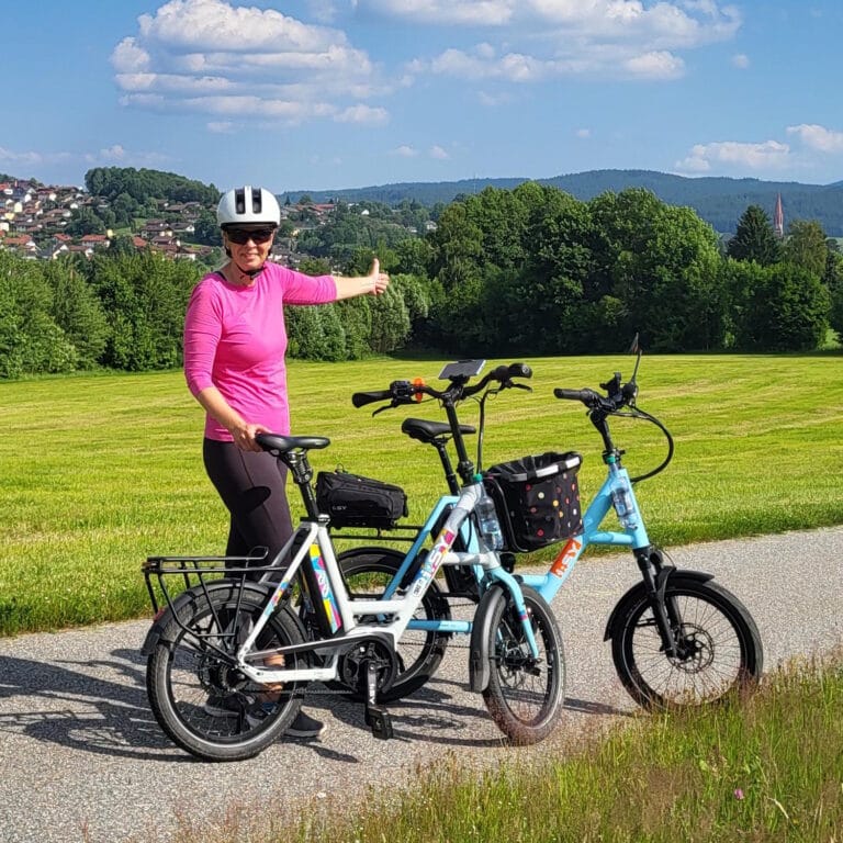 iSY Kompaktrad Fahrradfahren mit Genuss im E-Bike Cafe