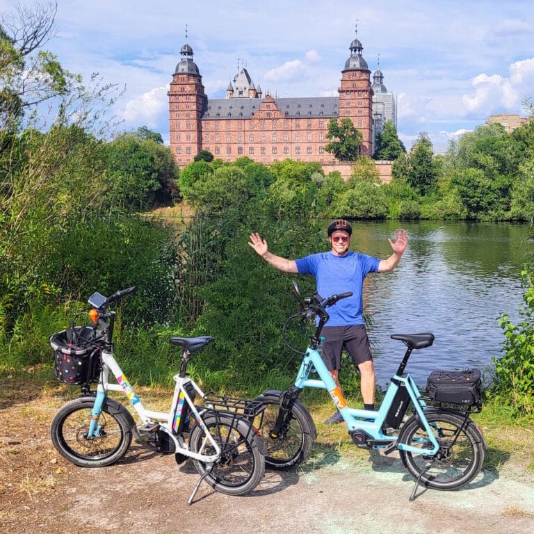 iSY Kompaktrad Fahrradfahren mit Genuss im E-Bike Cafe bei Aschaffenburg