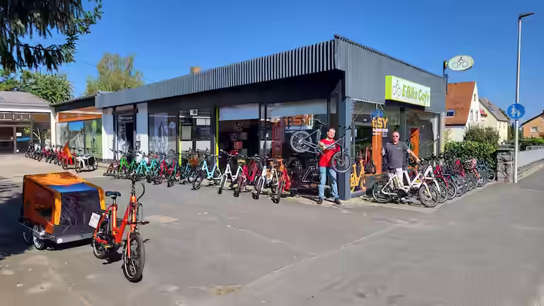 Das E-Bike Cafe der iSY Flagship-Store by mit riesiger Auswahl macht Fahrradfahren zum echten Genuss