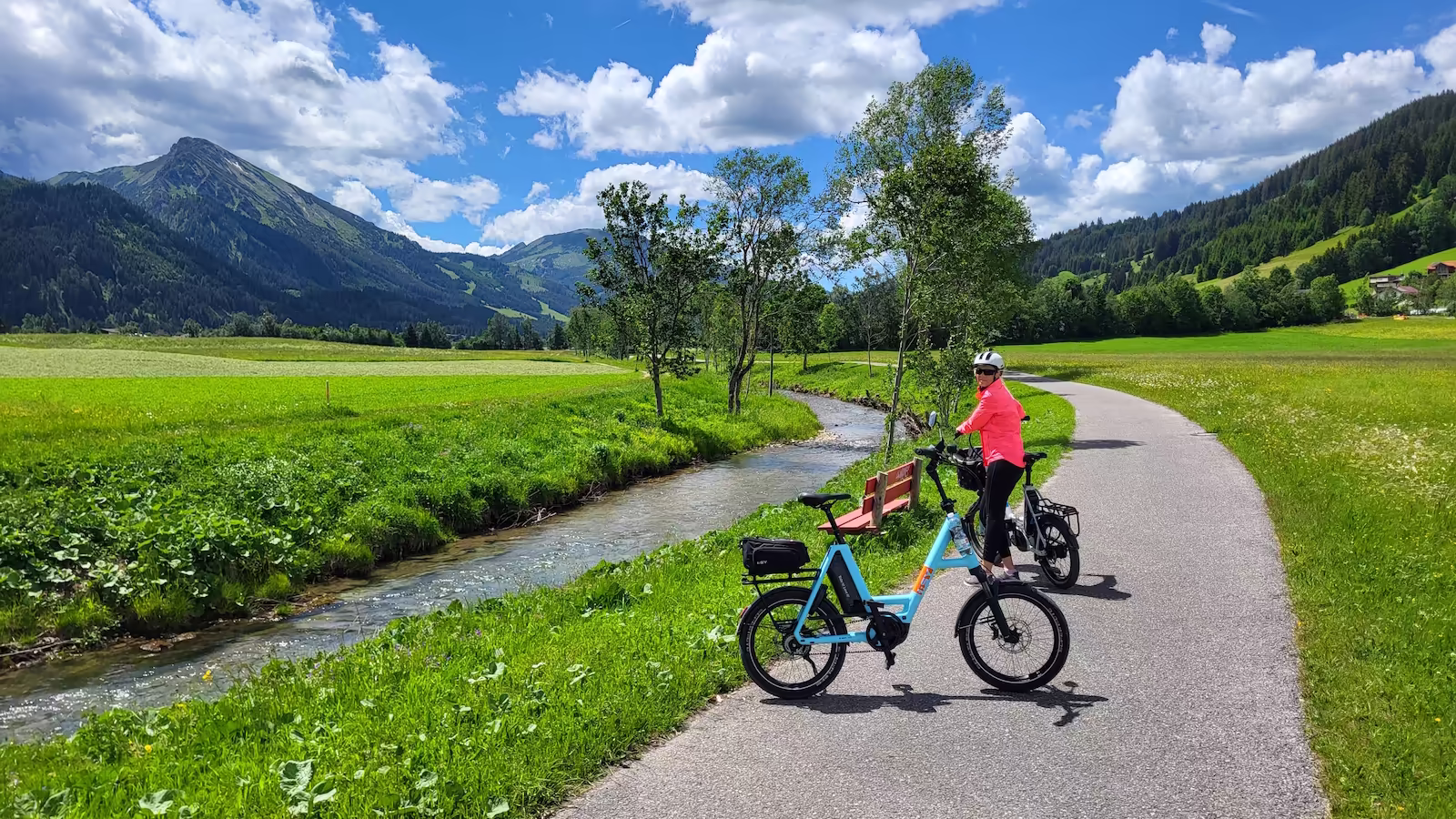 isy-kompaktrad-experte-fuer-fahrradfahren-mit-genuss-e-bike-cafe