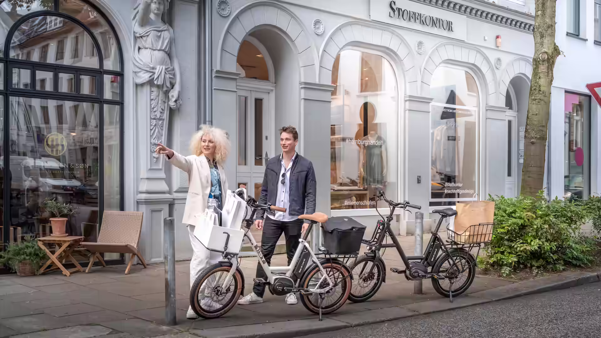 E-Bike Liebesgeschichte mit Paul und Marie auf i:SY Kompakträdern mit Sonos Lautsprechern in Hamburg
