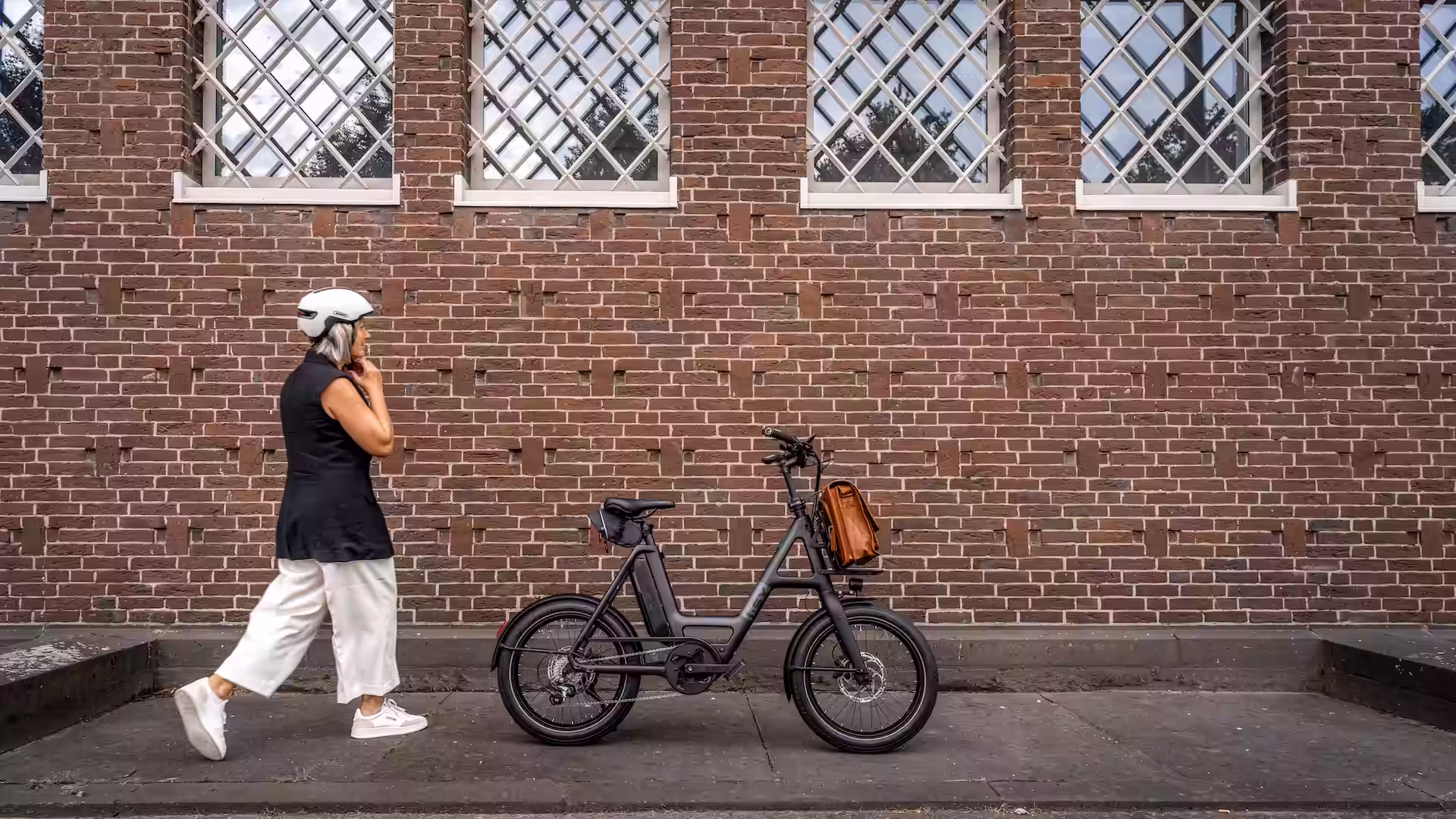 i:SY SkyFly S10 Stadtflitzer mit Daniela in der City