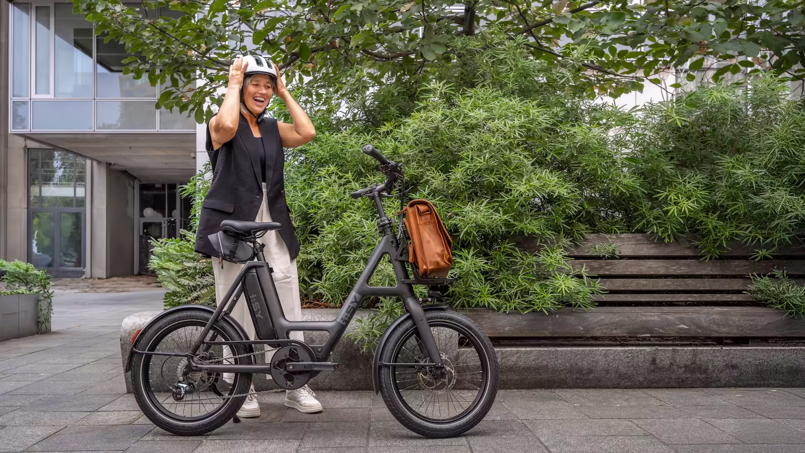 Daniela freut sich auf den i:SY S10 Stadtflitzer